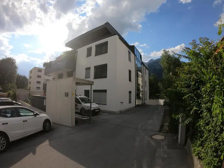 Moderne 2-Zimmer Wohnung mit Balkon und TG-Platz