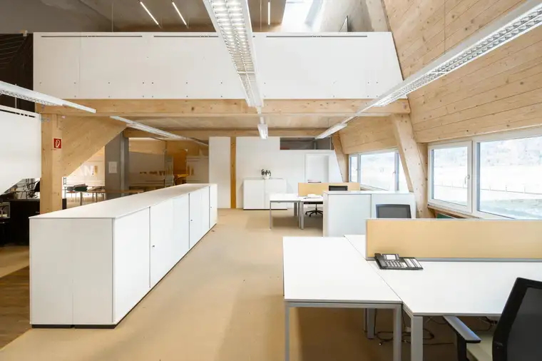 Moderne Büro- oder Verkaufsfläche mit Autobahnanschluss A2