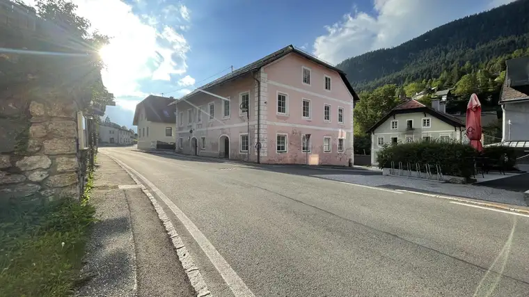 Mehrparteienhaus mit Entwicklungspotenzial in Kurortlage