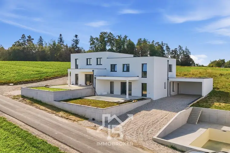 NEUBAU-Doppelhaushälfte mit Pool, Wärmepumpe &amp; Carport – 20 Min. nach Linz