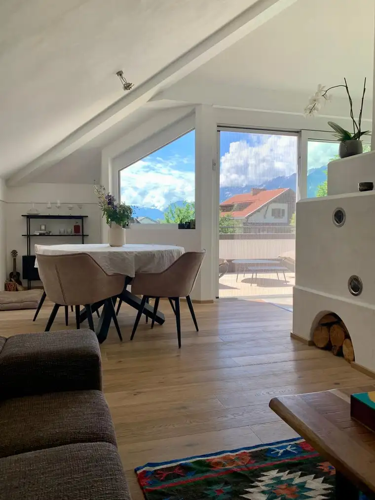 Exklusive 3-Zimmer-Dachgeschosswohnung mit Dachterrasse in Top-Lage