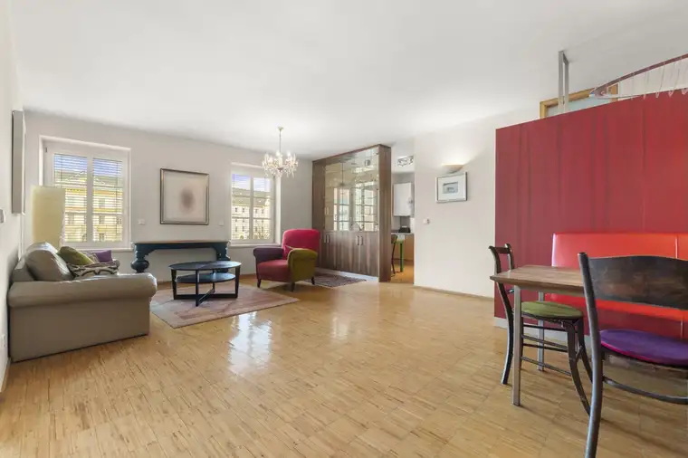 Bestlage: 3 Zimmerwohnung mit direktem Blick auf den Benediktinermarkt! Inkl. Stilvolle Einrichtung