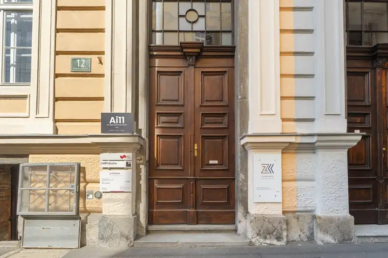Modernes Büro in Graz: Gründerzeitstil trifft Innovation – 156 m² Arbeitsraum mit Charakter!