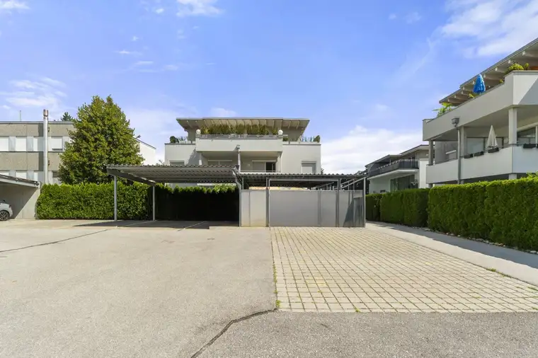 SPITALBERG: 130 m² Penthouse | Außensauna | 2 Carport-Stellplätze inklusive