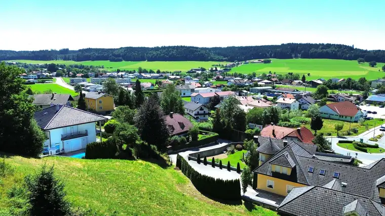 Mit Panoramablick: Bungalow in Friedburg