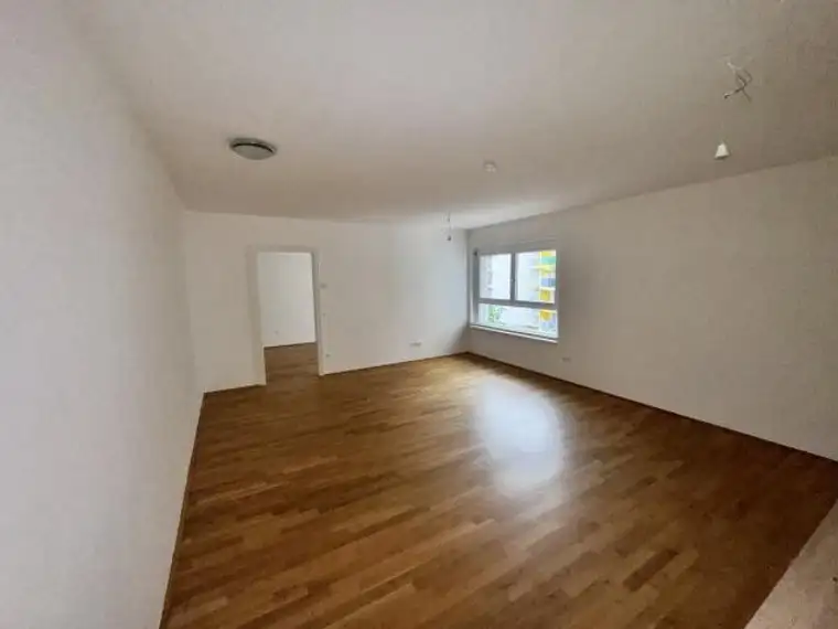 Zwei Monate mietfrei Zweizimmerwohnung mit Loggia und Lift am Eggenberger Guertel in Graz