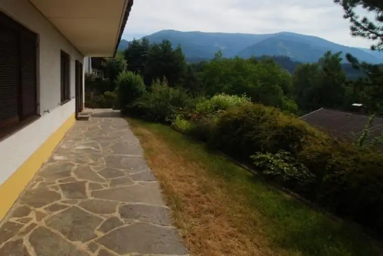 Einfamilienhaus mit Aussicht, Garage, Solarpotenzial Nähe Millstättersee
