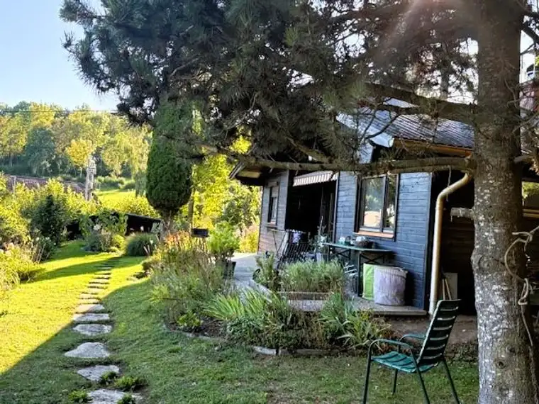 Top renovierter Holzbungalow in Waldrandlage 