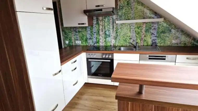 Renovierte 3-Zimmer-Dachgeschosswohnung mit Balkon &amp; Garage in Tamsweg