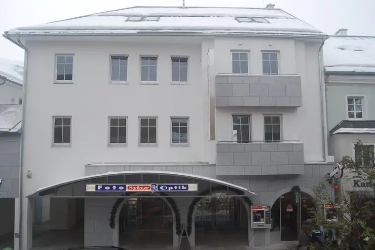 Schöne 2-Zimmer-Wohnung mit Balkon am Stadtplatz