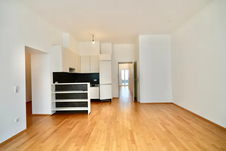 TOP! Sanierte Altbauwohnung, Charmant, Seniorenfreundlich, Fußgängerzone,