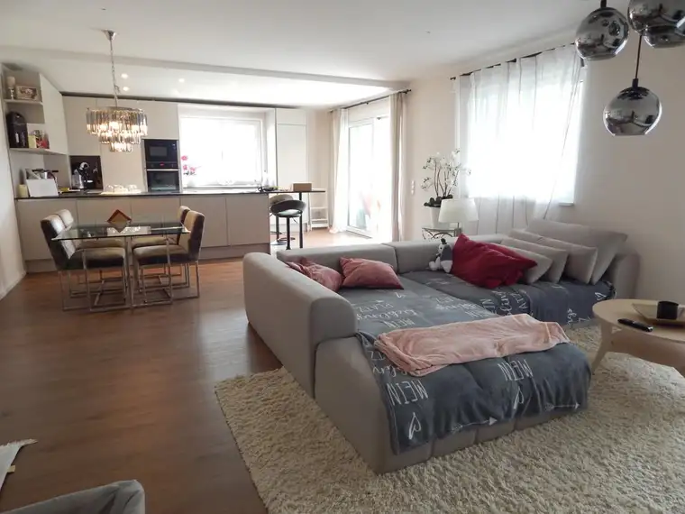 Exklusive 2-Zimmer-Gartenwohnung mit Terrasse &amp; hochwertiger Küche in ruhiger Lage in Eggelsberg