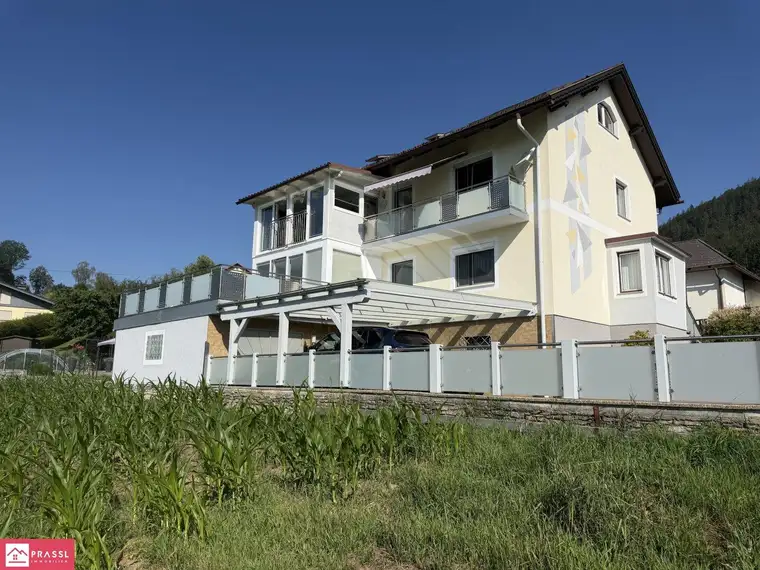 Haus mit zwei getrennt zugängigen Wohneinheiten, Garten, Garagen, Terrasse und Pool!