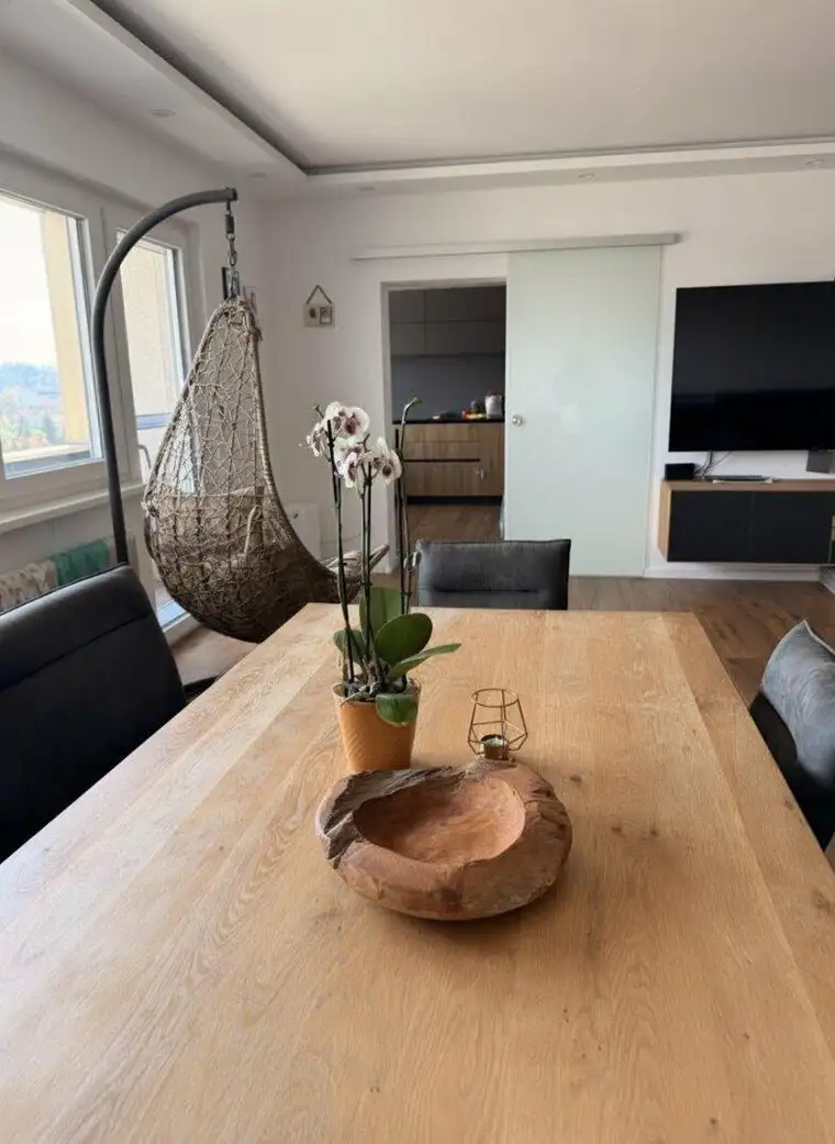 Vollsaniert &amp; großzügig: 4-Zi Wohnung mit Loggia &amp; Aufzug in 4600 Pernau! *NEUER PREIS*