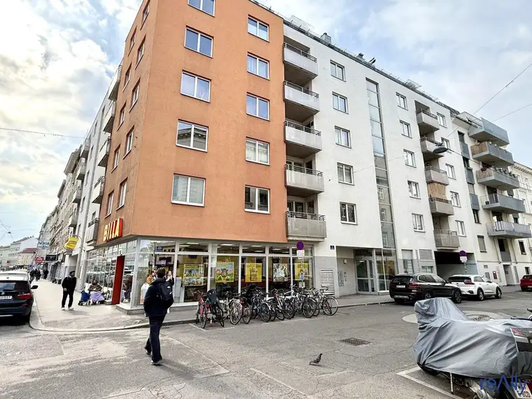 Tiefgaragenstellplatz in der Wallensteinstraße zu vermieten