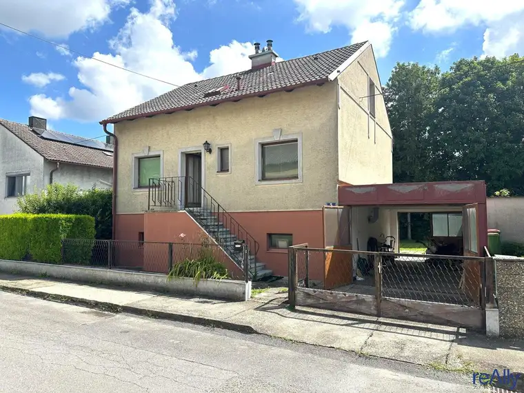 Einfamilienhaus inkl. bewilligtem Dachgeschoß mit Ausbau-Potential