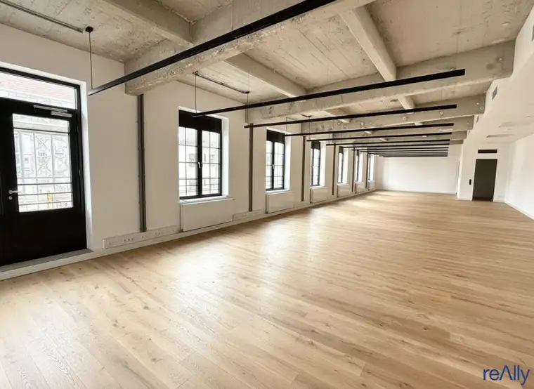 155m² DG-Büro im Erstbezug nach Generalsanierung