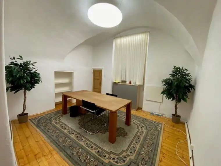 Altbau Büro/Praxis in 1010 Wien - Coworking Space für nur 600,00 € mtl.