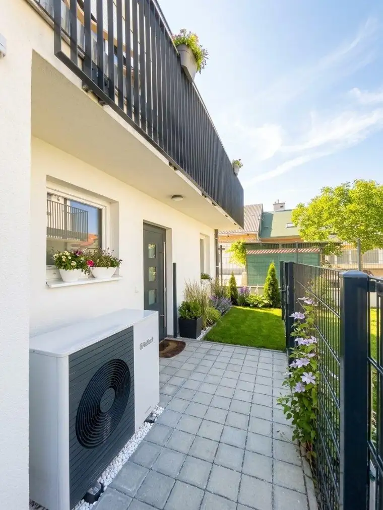 Zur Vermietung: Modernes Reihenhaus mit Garten, Dachstudio &amp; großzügigem Keller in ruhiger Lage in Wien 1220