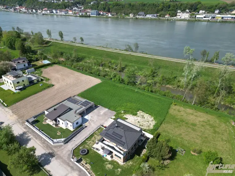 ***Exklusives Baugrundstück in Ruhelage***