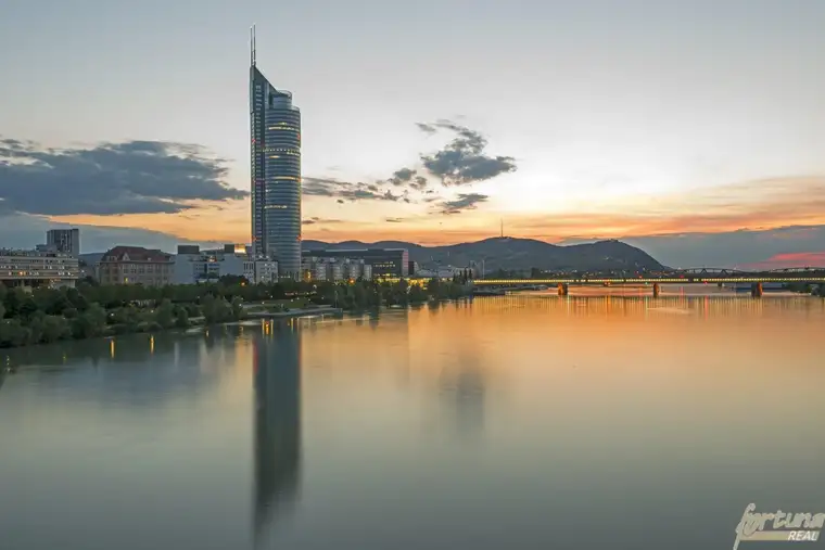 *ERFOLG braucht das richtige UMFELD - Arbeiten mit Weitblick im MILLENNIUM-TOWER*