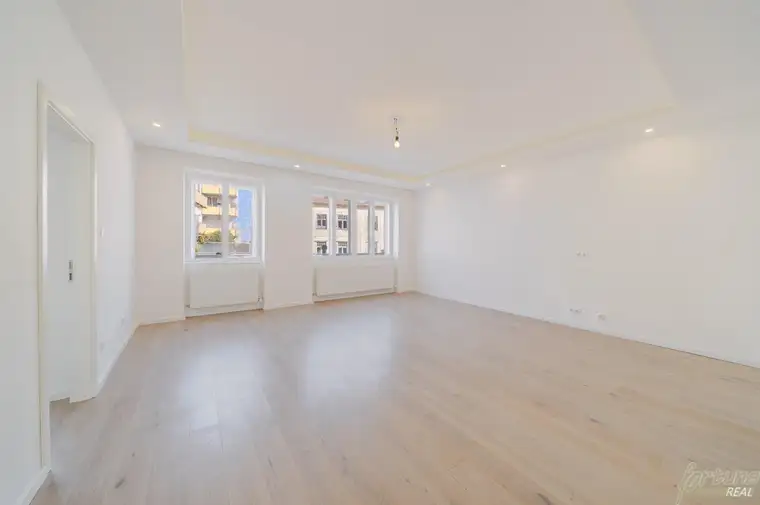 Erstbezug nach Sanierung mit Süd-Balkon **Innenstadt Krems**