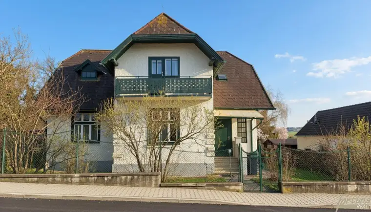 Gigantischer Garten - Fernblick - Rückzugsort - Altbau-Stil-Villa von 1924 zum Sanieren