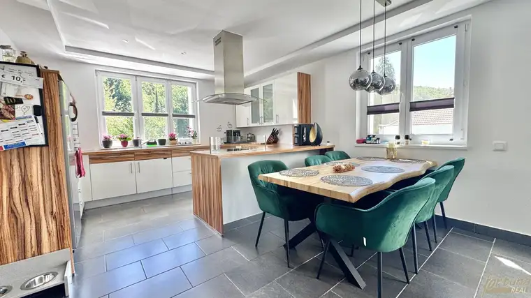 Vollsaniertes 7-Zi-Einfamilienhaus in Straß, 208m², Garten, Terrasse, 3 Stellplätze!