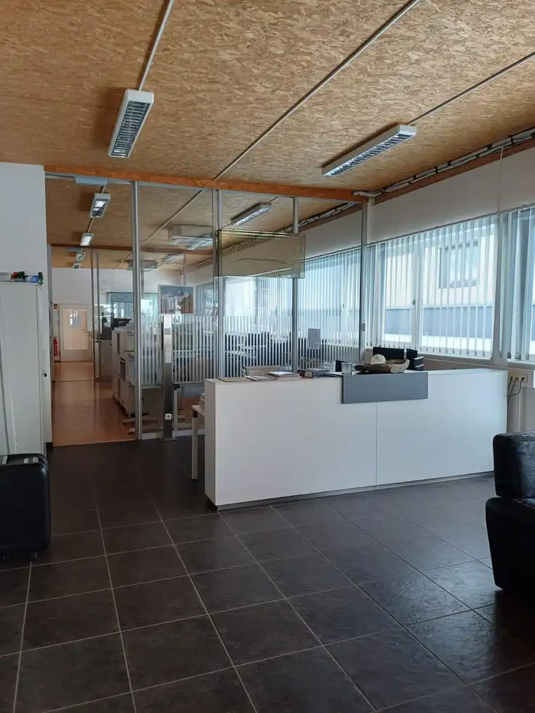 Büro-/Logistikmmobilie