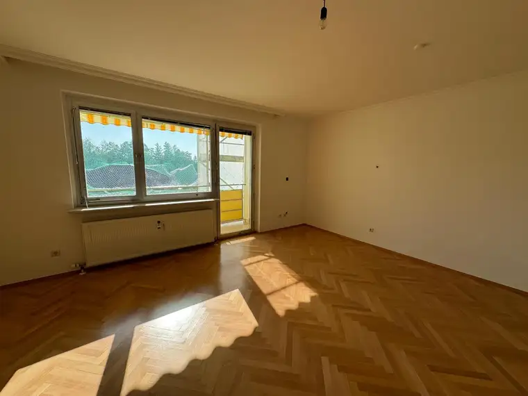 Wunderschöne, bezugsfertige Wohnung in St. Leonhard, Preis: 450.000 EUR als Verhandlungsbasis.