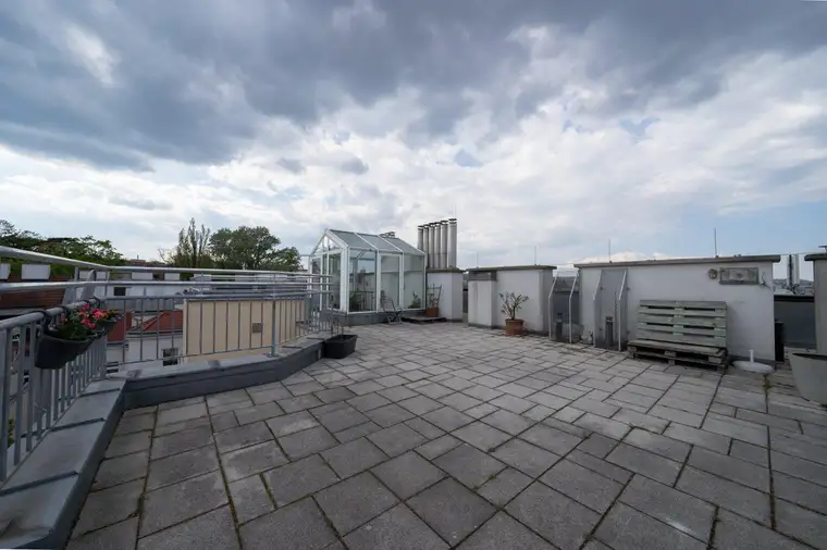 Stilvoll wohnen in Ruhelage – mit exklusiver Dachterrasse