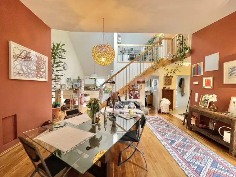 HOCHWERTIGES GALERIE-LOFT MIT 3 ZIMMERN + GROSSER TERRASSE + 2 GARAGEN