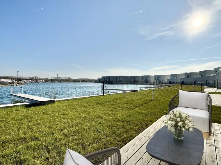 SONNENWEIHER - TRAUMHAUS AM SEE MIT GARTEN + EIGENEM STEG