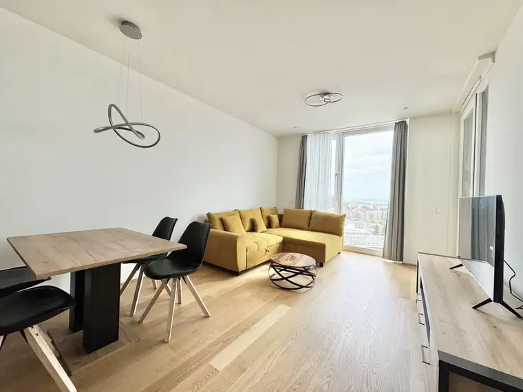 SKYLIVING - VOLLMÖBLIERTE 2 ZIMMER MIT LOGGIA + POOL + SAUNA + FITNESS (18.STOCK)