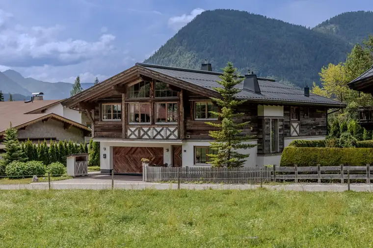 PRIVATE RESIDENCES Luxury Real Estate Group, Kitzbühel Immobilien GmbH