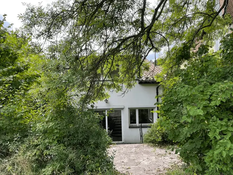 BAUGRUNDSTÜCK IN SIEVERING MIT ÄLTERES HAUS AB SOFORT ZU VERKAUFEN