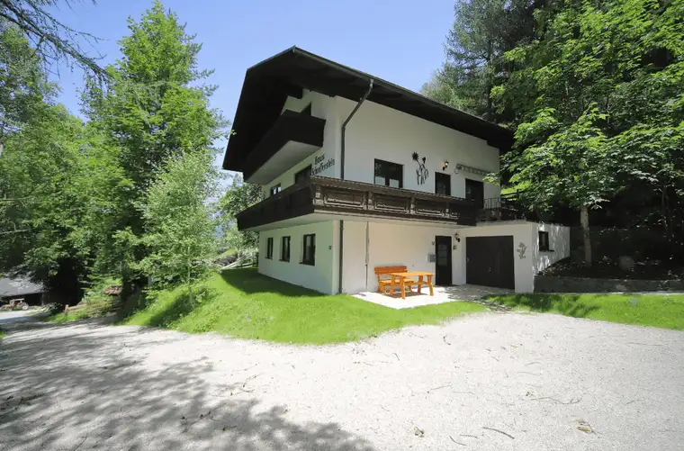  "Seltenes Angebot: Vollständig renoviertes Einfamilienhaus in begehrter Lage in 8971 Schladming!"