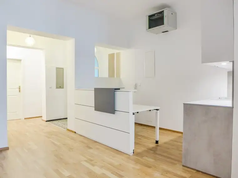 Zentral gelegene Büro/Ordinationsräumlichkeiten - 5 Zimmer Stilaltbau Nähe Nussdorfer Strasse