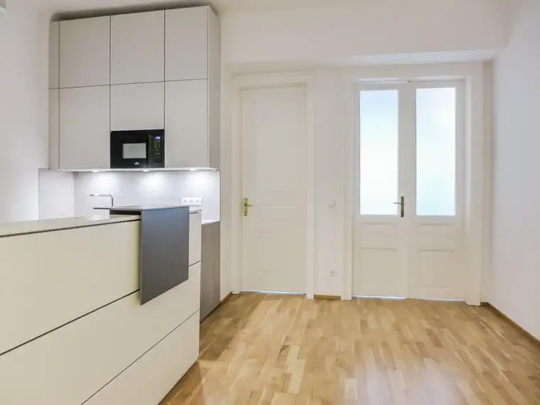 Zentral gelegene Büro/Ordinationsräumlichkeiten - 5 Zimmer Stilaltbau Nähe Nussdorfer Strasse