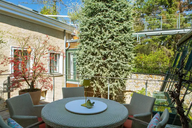 Stilvoll leben &amp; arbeiten – Townhouse mit Geschichte im Herzen von Klosterneuburg