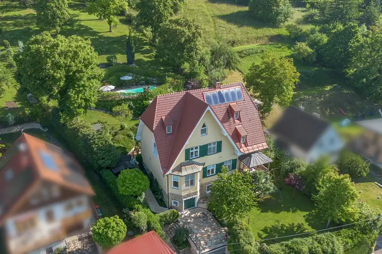 Stilvolle Villa in exklusiver Naturlage – für Liebhaber von Ruhe, Natur und klassischer Eleganz