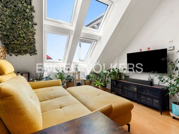 Stilvolle 2-Zimmer Dachgeschoßwohnung mit Blick ins Grün in Langenzersdorf