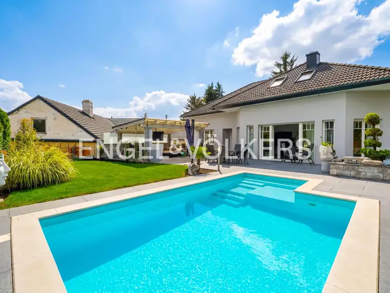 Exklusives Anwesen in Ernstbrunn mit 390 m² Wohnfläche, Terrasse, Pool, Lounge und Kamin – stilvoller Rückzugsort im Weinviertel nahe Wien