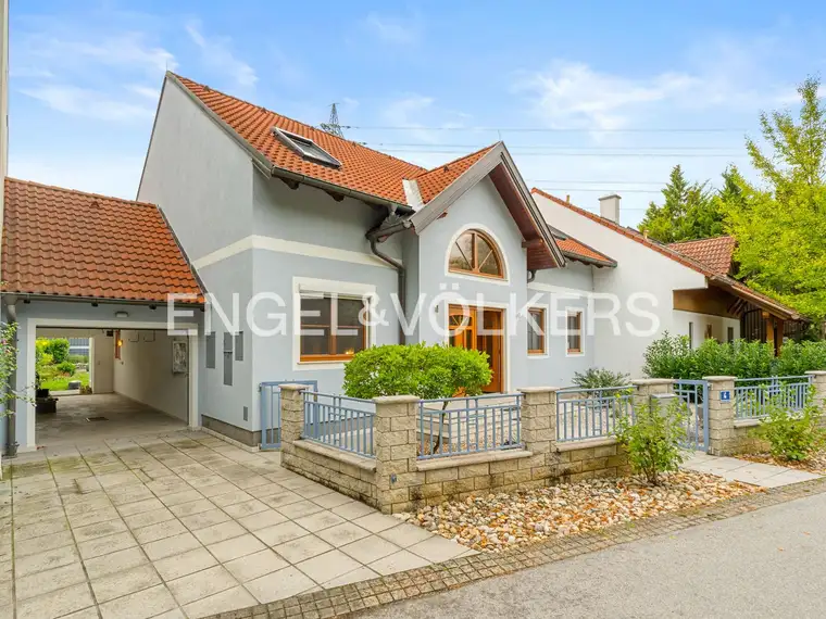 Gepflegtes Haus auf Pachtgrund mit Garten und Möglichkeit für zwei Familien – Langenzersdorf