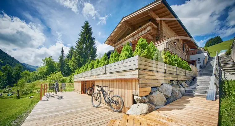 Luxus-Chalet mit Zweitwohnsitzstatus in Ski In/Ski Out Lage in Hinterglemm!