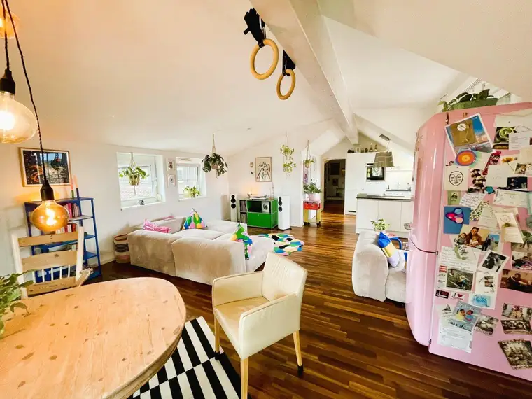 4-Zimmer Dachgeschosswohnung mit ca. 15m² Balkon für Individualisten und Freigeister in Gois/Wals