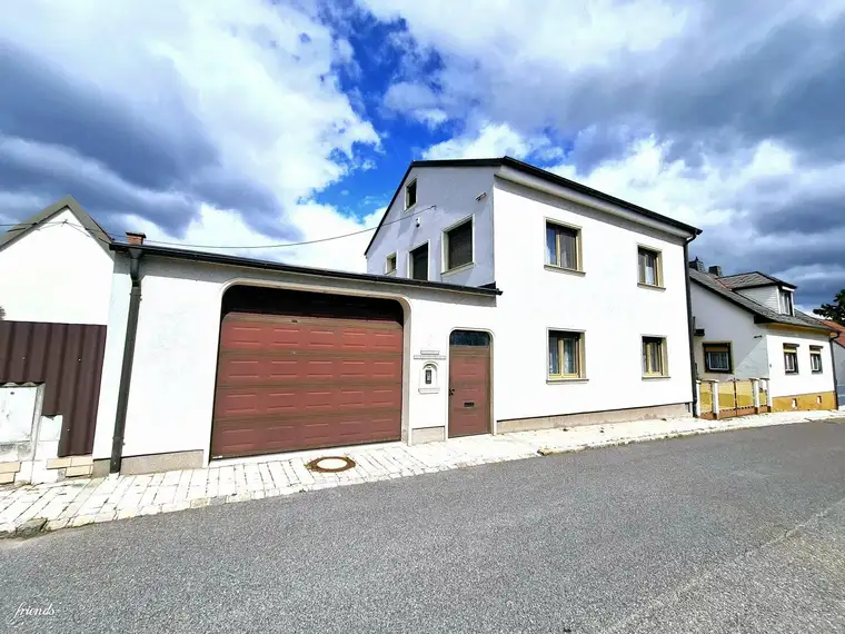 Super Liegenschaft: 6 Zimmer, Pool, Wintergarten und Garage – Ihr neues Zuhause!