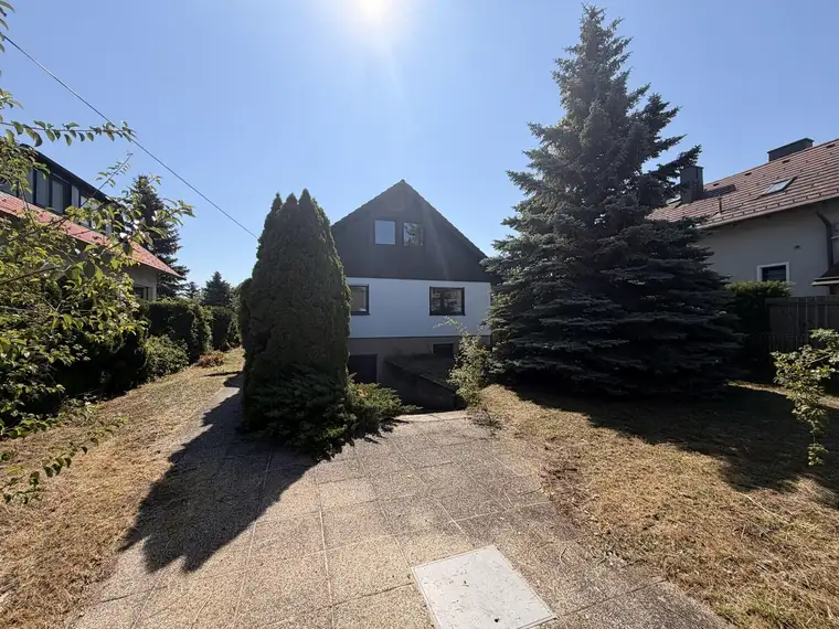 Einfamilienhaus auf großem Grundstück 984 m2, zweites Haus möglich