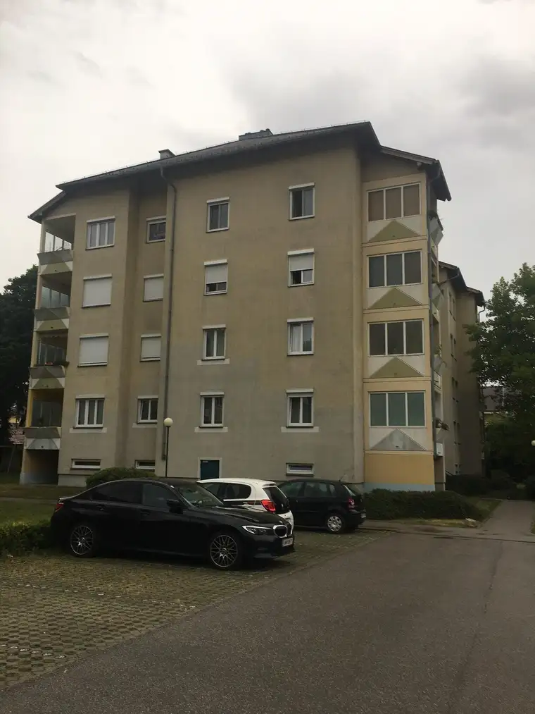 3-Zimmer-Wohnung beim Schlosspark!