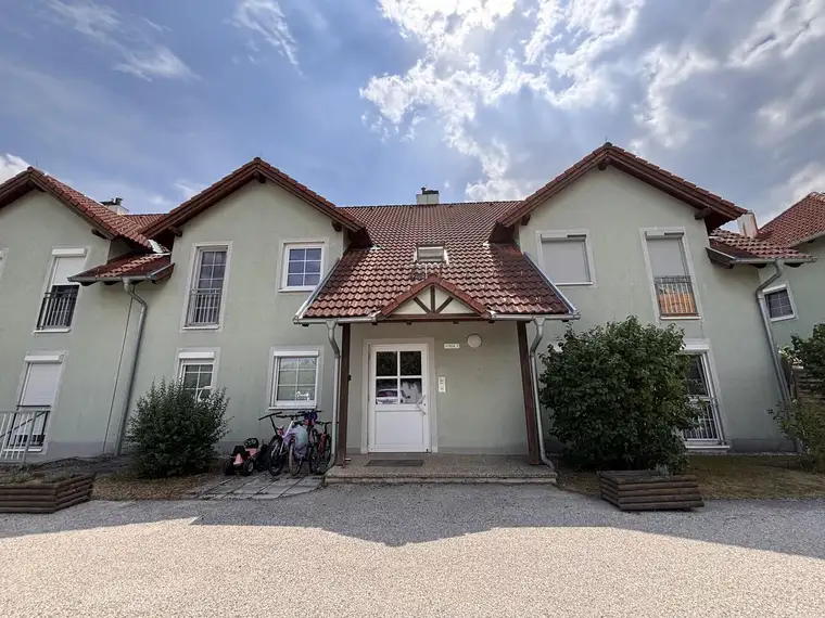 3 Zimmer mit Balkon &amp; Parkplatz